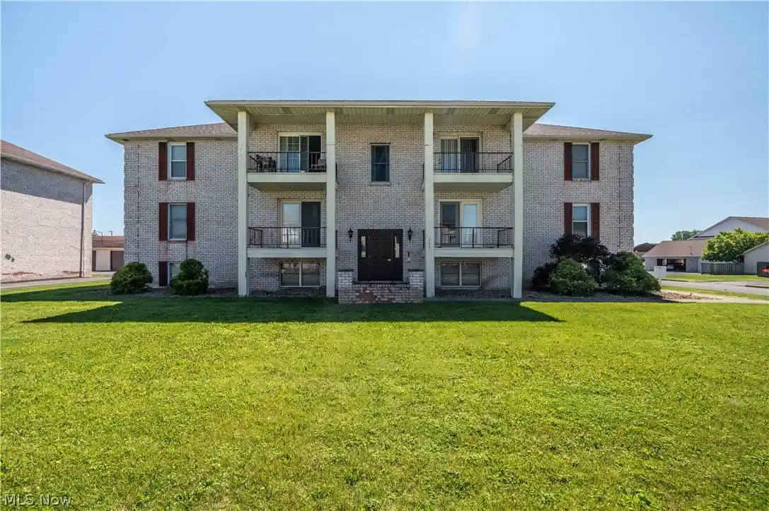 Listing Photo 1 - Condo for sale in 7357 Eisenhower Dr located at 7357 Eisenhower Dr, Youngstown, OH 44512 - Unit 7357 Eisenhower Dr