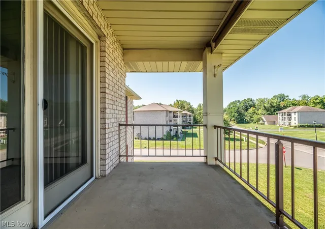 Listing Photo 2 - Condo for sale in building located at 7357 Eisenhower Dr, Youngstown, OH 44512 - Unit #6