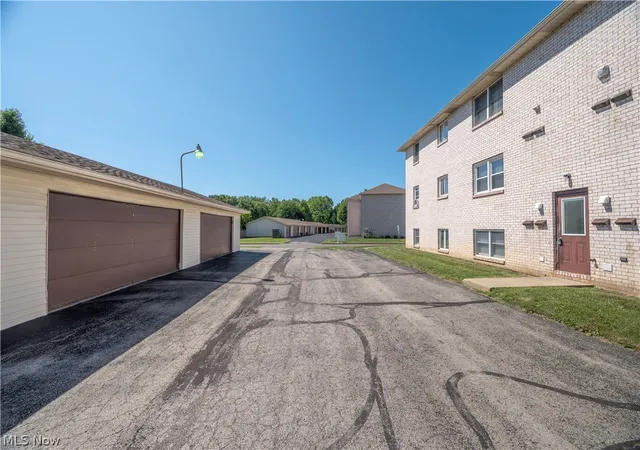 Photo 2 of Condo for sale at 7357 Eisenhower Dr #6, Youngstown, OH 44512 | MLS# 5231189 | Listing updated on 2026-08-29