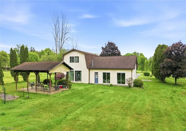 Photo 3 of Single family home for sale at 6667 Chestnut Ridge Rd, Hubbard, OH 44425 | MLS# 5232712 | Listing updated on 2026-09-15