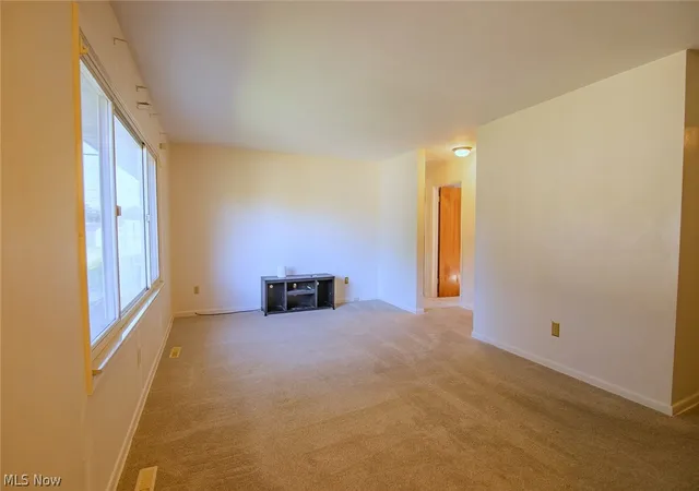 Photo 4 of Single family home for sale at 5608 6th Avenue, Vienna, WV 26105 | MLS# 5228773 | Listing updated on 2026-08-07