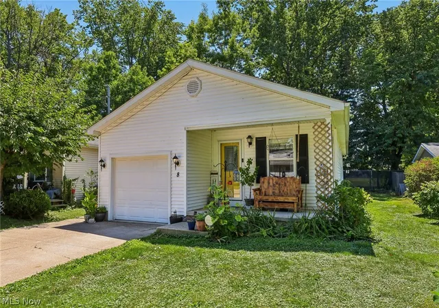 Photo 3 of Sale Pending at 8 Oakwood Blvd, Painesville, OH 44077 | MLS# 5231267 | Listing updated on 2026-08-26