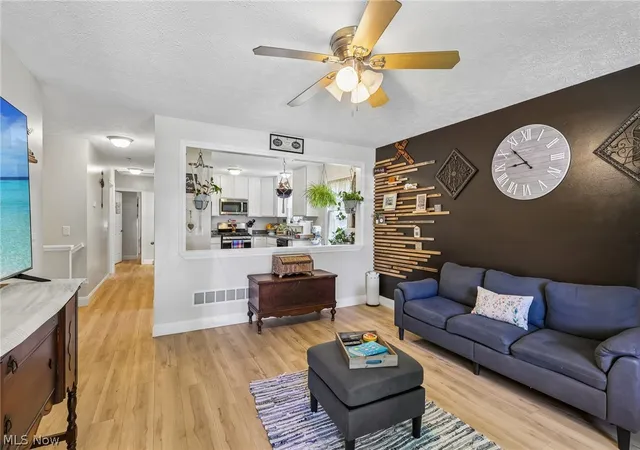 Photo 4 of Sale Pending at 8 Oakwood Blvd, Painesville, OH 44077 | MLS# 5231267 | Listing updated on 2026-08-26