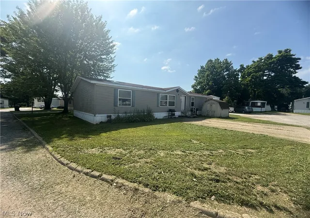 Photo 3 of Single family home for sale at 1241 N Park Cir, Brookfield, OH 44403 | MLS# 5232480 | Listing updated on 2026-09-28