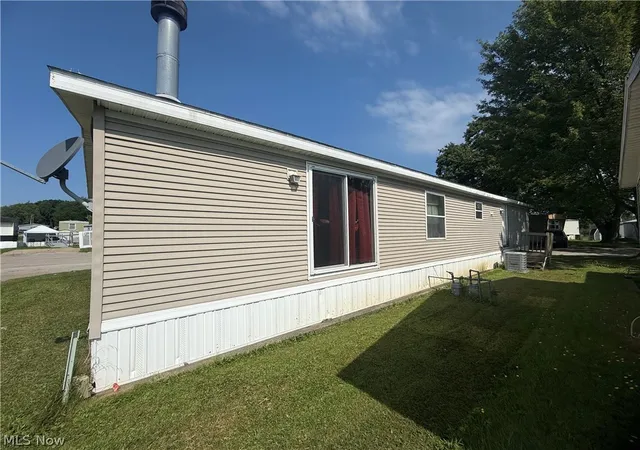 Photo 3 of Single family home for sale at 1241 N Park Cir, Brookfield, OH 44403 | MLS# 5232480 | Listing updated on 2026-09-28