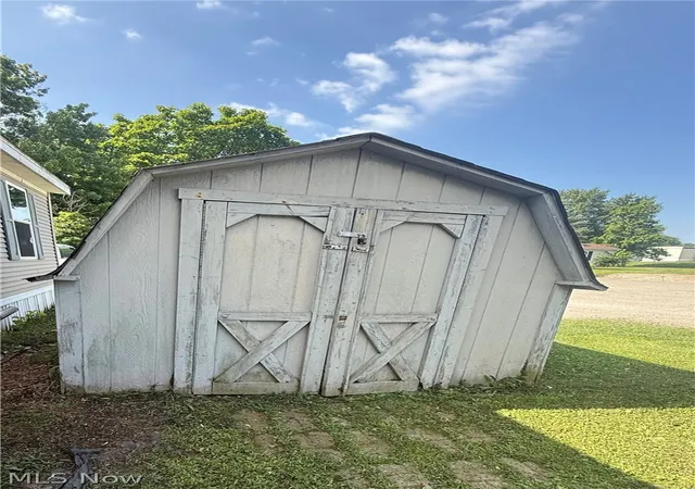 Photo 4 of Single family home for sale at 1241 N Park Cir, Brookfield, OH 44403 | MLS# 5232480 | Listing updated on 2026-09-28