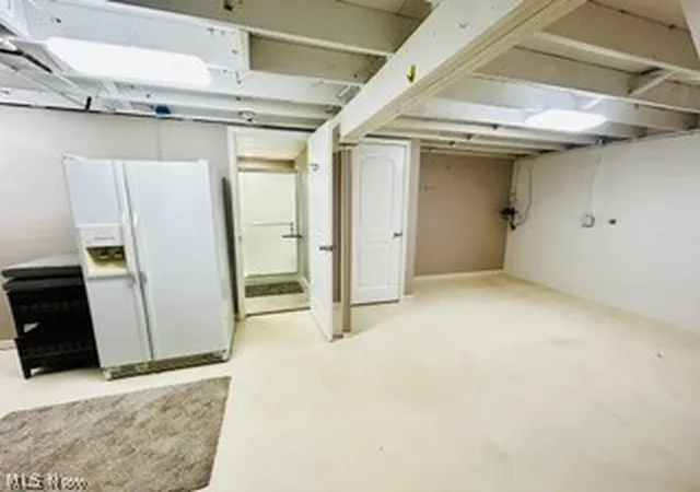 Listing Photo 2 - Condo for sale in building located at 157 Ault St, Wadsworth, OH 44281 - Unit #