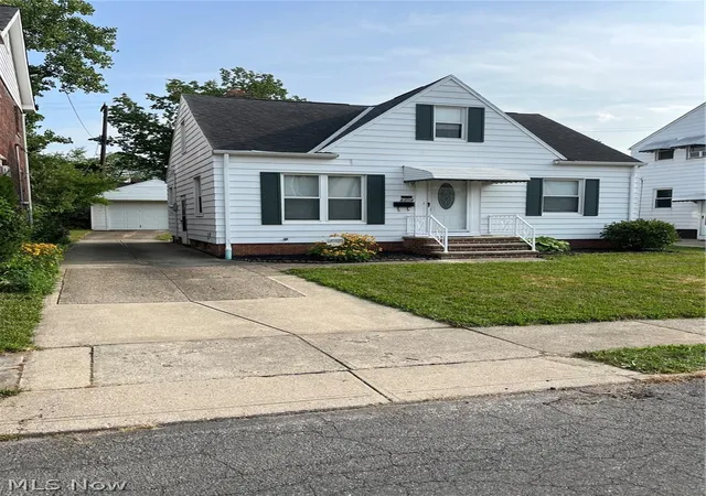 2nd image of 8304 Vista Ave, Garfield Heights, OH 44125 | MLS# 5232611