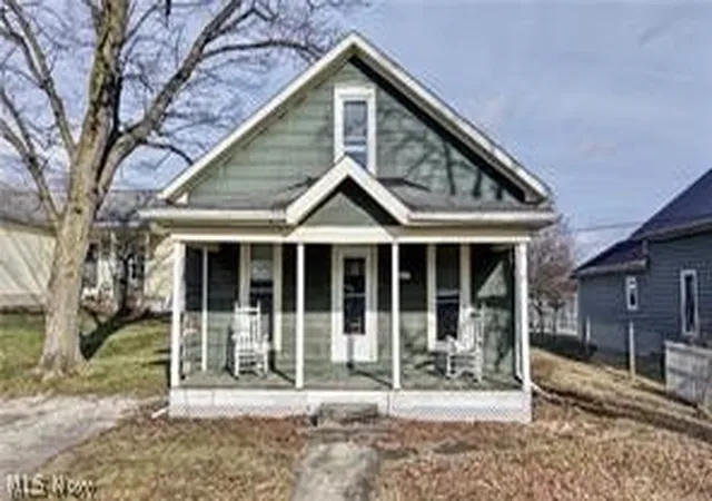 1st image of 807 W Maple St, Wilmot, OH 44689 | MLS# 5232381