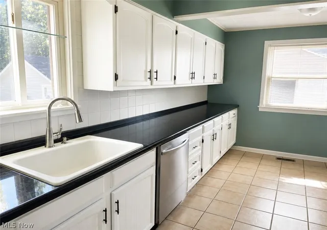 Photo 4 of Single family home for sale at 1150 Dayton St, Akron, OH 44310 | MLS# 5232909 | Listing updated on 2026-08-01