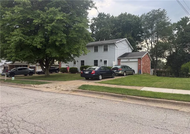 2nd image of 1453 Ellesmere Ave Nw, North Canton, OH 44720 | MLS# 5232920
