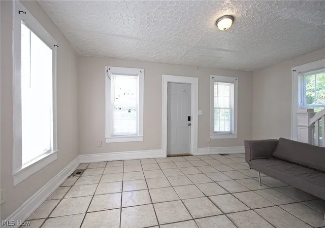 Photo 2 of Single family home for sale at 519 Wellington Ave, Akron, OH 44305 | MLS# 5232932 | Listing updated on 2026-08-06