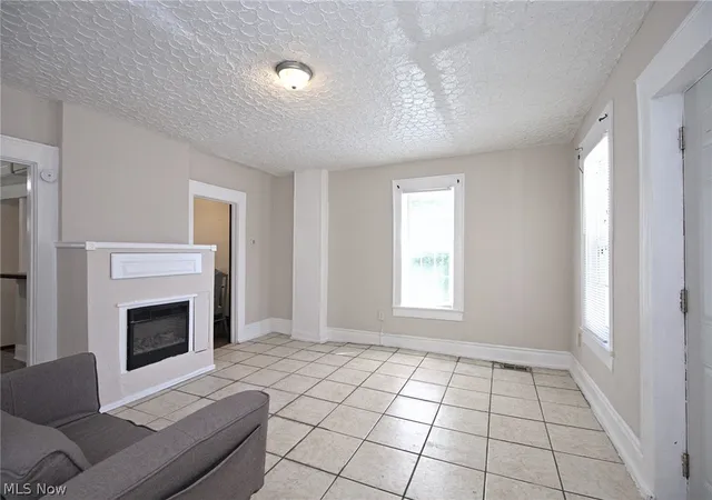 Photo 3 of Single family home for sale at 519 Wellington Ave, Akron, OH 44305 | MLS# 5232932 | Listing updated on 2026-08-06
