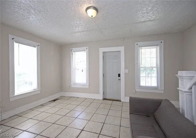 Photo 4 of Single family home for sale at 519 Wellington Ave, Akron, OH 44305 | MLS# 5232932 | Listing updated on 2026-08-06