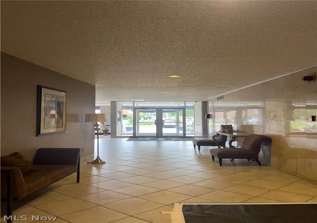 Listing Photo 2 - Condo for sale in building located at 12520 Edgewater Dr N, Lakewood, OH 44107 - Unit #504