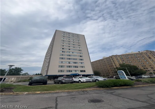Photo 1 of Condo for sale at 12520 Edgewater Dr N #504, Lakewood, OH 44107 | MLS# 5220983 | Listing updated on 2026-08-03