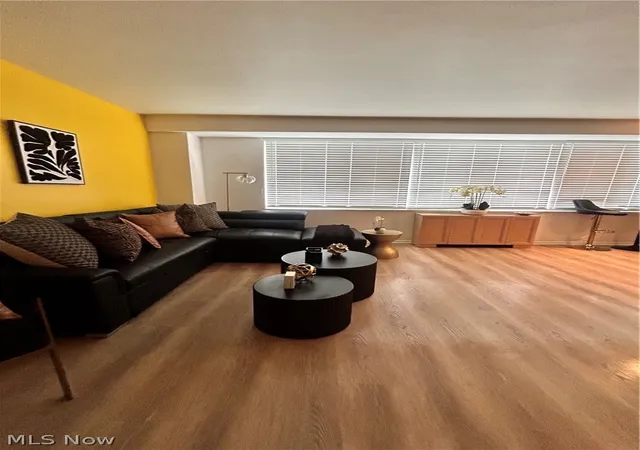 Listing Photo 4 - Condo for sale in building located at 12520 Edgewater Dr N, Lakewood, OH 44107 - Unit #504