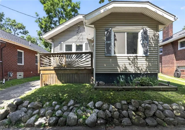 Photo 2 of Sale Pending at 286 Sobul Ave, Akron, OH 44305 | MLS# 5232642 | Listing updated on 2026-08-24