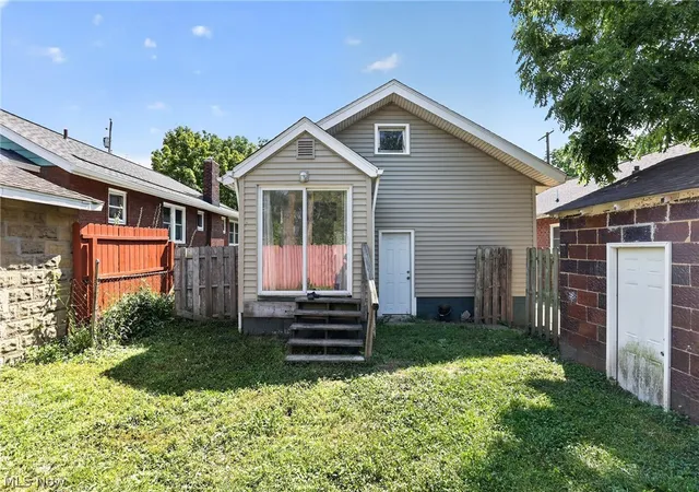 Photo 3 of Sale Pending at 286 Sobul Ave, Akron, OH 44305 | MLS# 5232642 | Listing updated on 2026-08-24