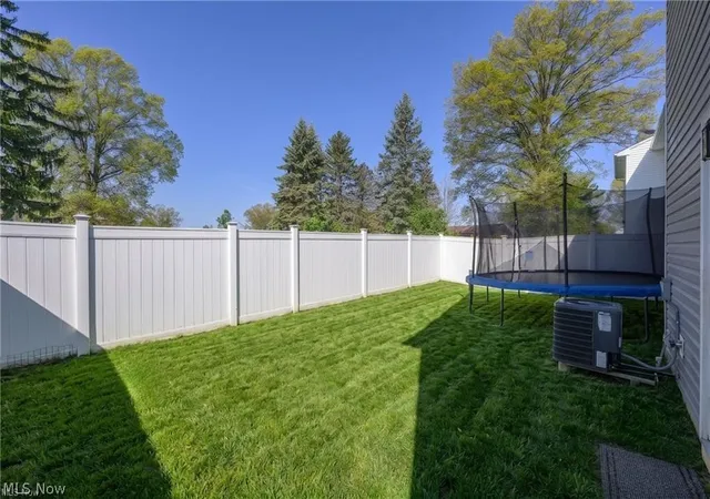 Photo 3 of Single family home for sale at 460 Auld Farm Cir, Akron, OH 44320 | MLS# 5232787 | Listing updated on 2026-08-01