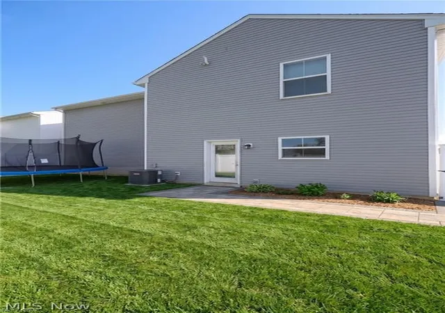 Photo 4 of Single family home for sale at 460 Auld Farm Cir, Akron, OH 44320 | MLS# 5232787 | Listing updated on 2026-08-01