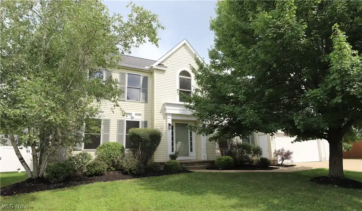 Photo 1 of Single family home for sale at 1100 Dover Dr, Medina, OH 44256 | MLS# 5232980 | Listing updated on 2026-10-11
