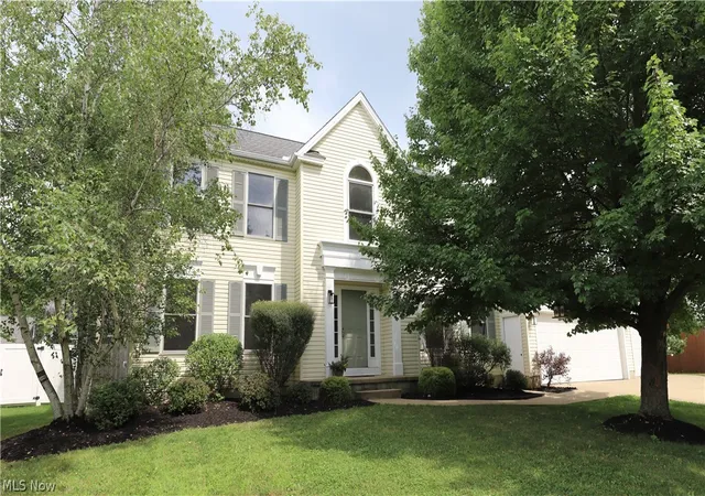 Photo 1 of Single family home for sale at 1100 Dover Dr, Medina, OH 44256 | MLS# 5232980 | Listing updated on 2026-08-24