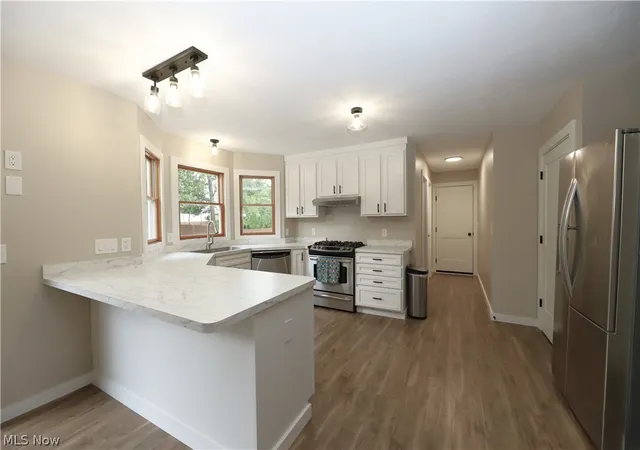 Photo 3 of Single family home for sale at 1100 Dover Dr, Medina, OH 44256 | MLS# 5232980 | Listing updated on 2026-08-24