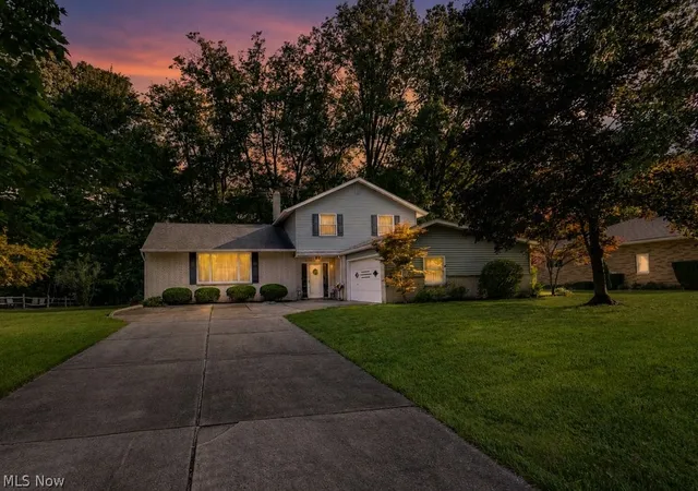 Photo 2 of Single family home for sale at 6745 Westview Dr, Brecksville, OH 44141 | MLS# 5232155 | Listing updated on 2026-08-29