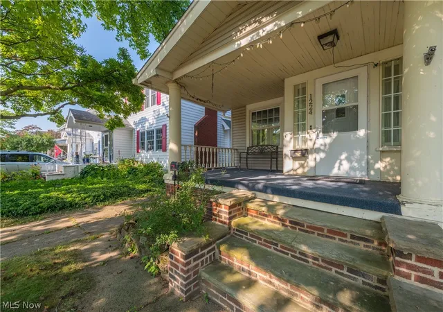 Photo 2 of Single family home for sale at 1224 Chase Ave, Lakewood, OH 44107 | MLS# 5231578 | Listing updated on 2026-08-24