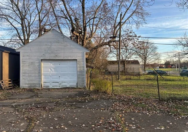 Photo 4 of Single family home for sale at 1820 Midway Ave NE, Canton, OH 44705 | MLS# 5232867 | Listing updated on 2026-08-01