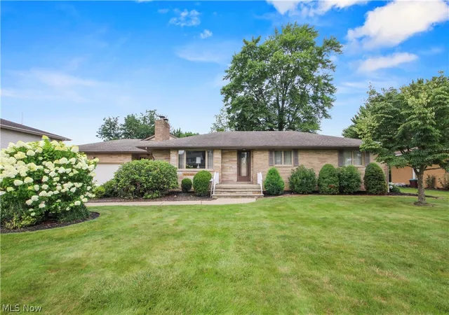 Photo 1 of Single family home for sale at 2494 Ardenwood Pl, Youngstown, OH 44515 | MLS# 5232285 | Listing updated on 2026-08-31