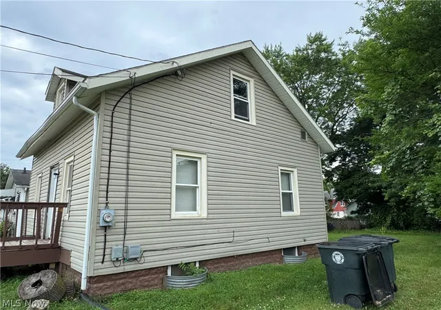 Photo 4 of Single family home for sale at 520 Ardella Ave, Akron, OH 44306 | MLS# 5233012 | Listing updated on 2026-08-01