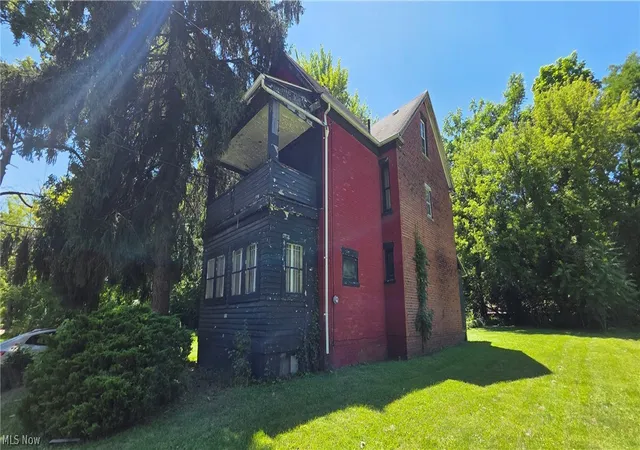 Photo 2 of Sale Pending at 1120 Franklin Ave, Youngstown, OH 44502 | MLS# 5229429 | Listing updated on 2026-08-05