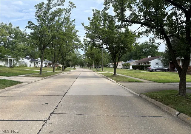 Photo 2 of Sale Pending at 88 Circle Dr, Medina, OH 44256 | MLS# 5233016 | Listing updated on 2026-08-18
