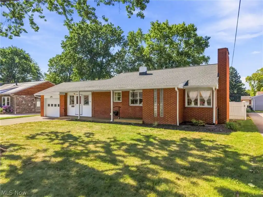 Photo 1 of Single family home for sale at 820 Harmon St Sw, North Canton, OH 44720 | MLS# 5232041 | Listing updated on 2026-10-20