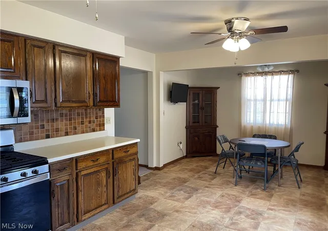 Listing Photo 5 - Condo for sale in building located at 405-407 S Firestone Blvd, Akron, OH 44301