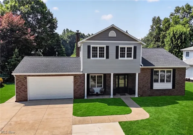 Photo 1 of Sale Pending at 423 Winding Way, Wadsworth, OH 44281 | MLS# 5233042 | Listing updated on 2026-08-04