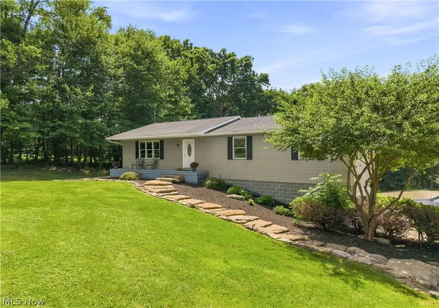 Photo 3 of Single family home for sale at 4190 Waynesburg Rd Nw, Carrollton, OH 44615 | MLS# 5233065 | Listing updated on 2026-09-29