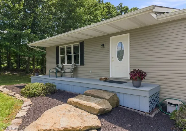 Photo 3 of Single family home for sale at 4190 Waynesburg Rd NW, Carrollton, OH 44615 | MLS# 5233065 | Listing updated on 2026-09-29