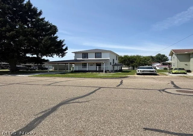 Photo 2 of Single family home for sale at 562 Heller Dr, Newcomerstown, OH 43832 | MLS# 5233071 | Listing updated on 2026-10-05
