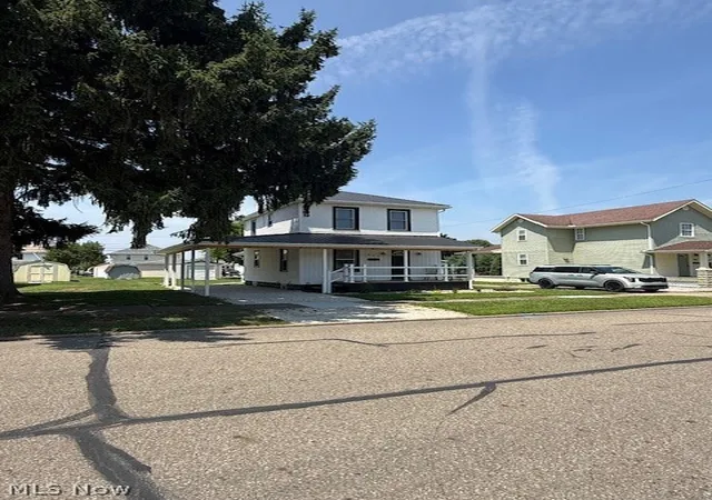 Photo 3 of Single family home for sale at 562 Heller Dr, Newcomerstown, OH 43832 | MLS# 5233071 | Listing updated on 2026-10-05