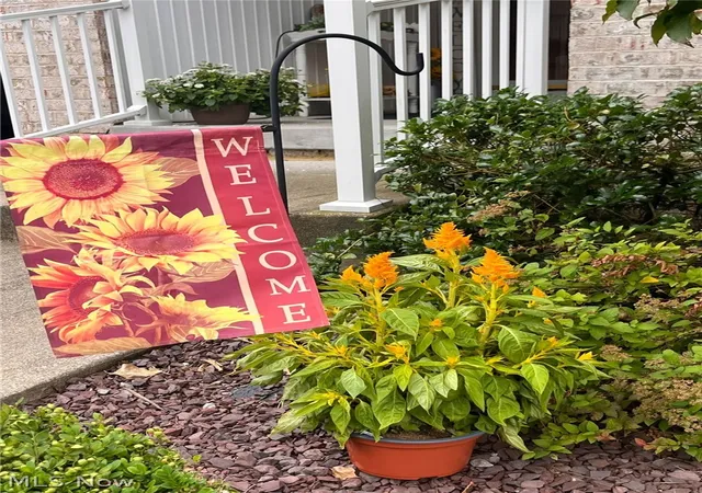 Listing Photo 2 - Condo for sale in building located at 177 Mathews Rd, Youngstown, OH 44512 - Unit #