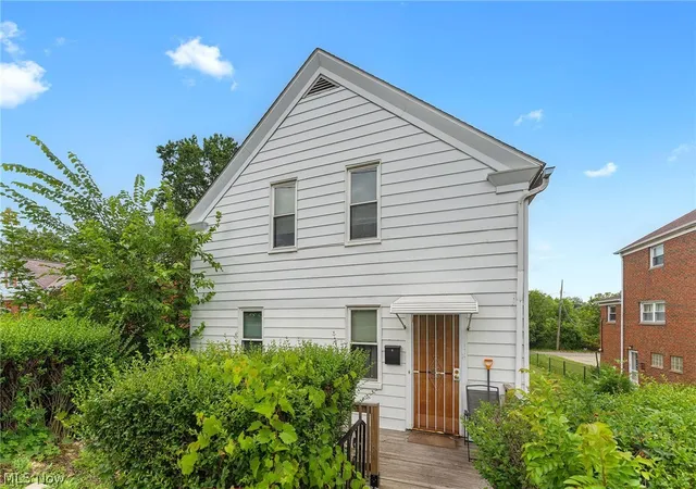 Photo 1 of Single family home for sale at 18914 Neff Rd, Cleveland, OH 44119 | MLS# 5233079 | Listing updated on 2026-10-03