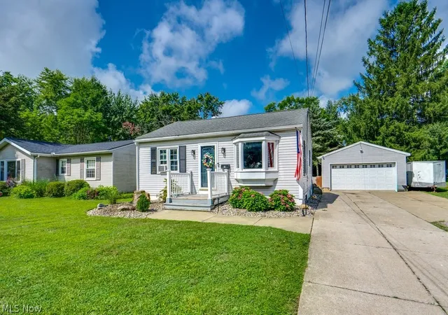 Photo 2 of Single family home for sale at 88 Taylor Rd, Barberton, OH 44203 | MLS# 5233152 | Listing updated on 2026-09-28
