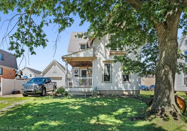 Photo 1 of Single family home for sale at 237 N Broadway, Medina, OH 44256 | MLS# 5233186 | Listing updated on 2026-08-03