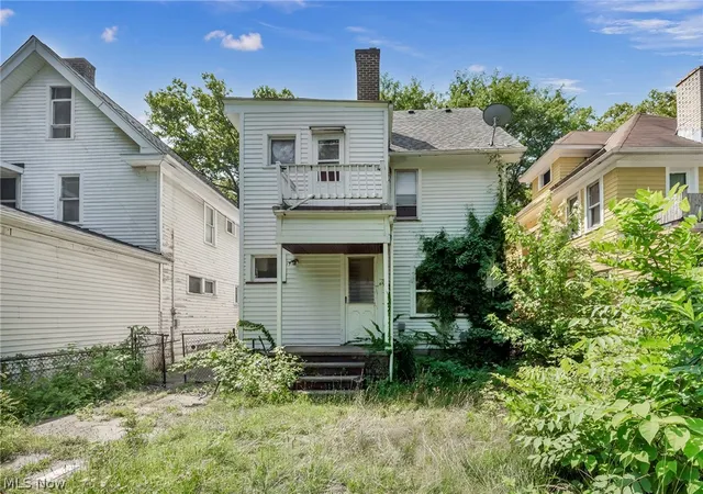 Photo 4 of Single family home for sale at 10001 Yale Ave, Cleveland, OH 44108 | MLS# 5232216 | Listing updated on 2026-08-03