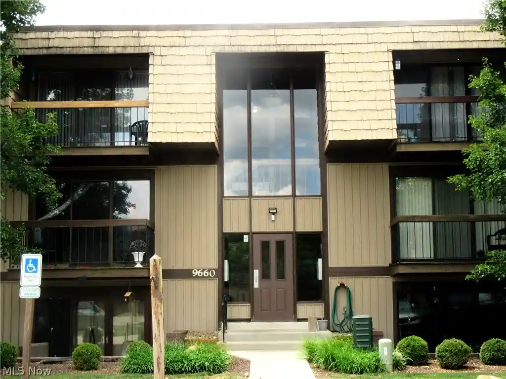 Condo for sale at 9660 Cove Dr #F19, North Royalton, OH 44133 | MLS# 5233172