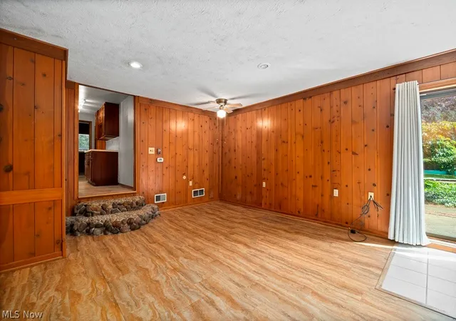 Photo 3 of Single family home for sale at 2804 Scheid Rd, Huron, OH 44839 | MLS# 5233240 | Listing updated on 2026-08-03