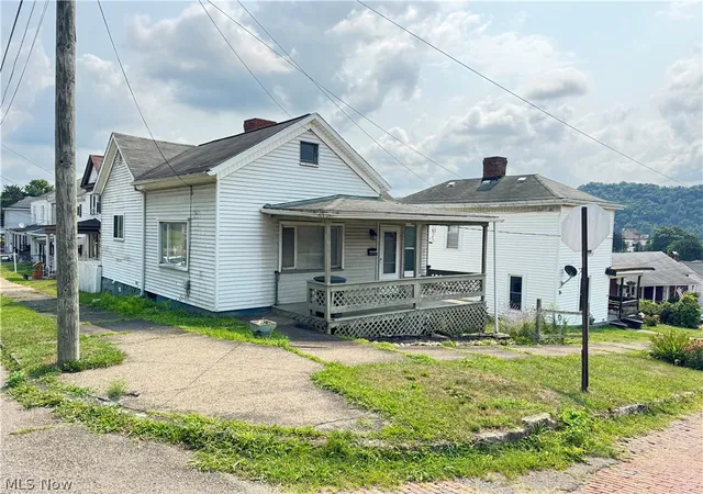 Photo 1 of Single family home for sale at 816 Delaware St, Martins Ferry, OH 43935 | MLS# 5230873 | Listing updated on 2026-09-15